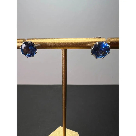 Blue lab spinel sterling silver stud earrings - Picture 11 of 11